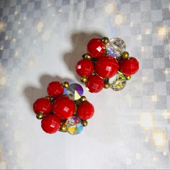 Vintage 60’s red and aurora borealis bead earrings - Picture 3 of 3